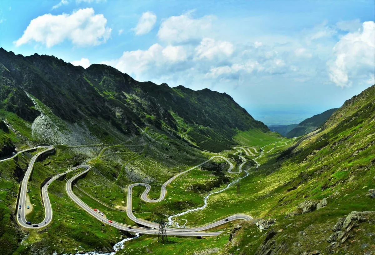 Vue embl&eacute;matique de la Transfăgărășan en Roumanie