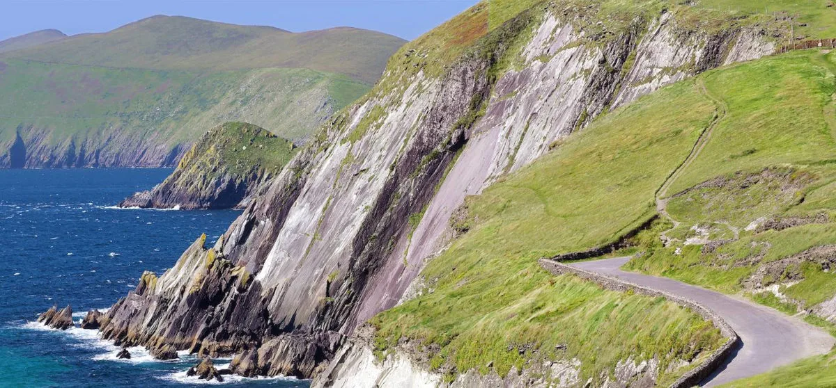 Le bord de mer de la Wild Atlantic Way en Irlande